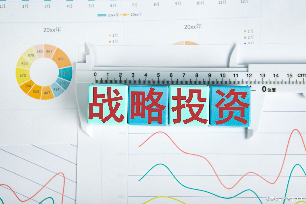 中国海警依法驱离日非法进入我钓鱼岛领海船只